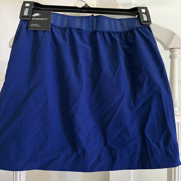 BNWT Nike Dri-FIT Breezy Mid-Rise Skort (S) - Picture 3 of 4